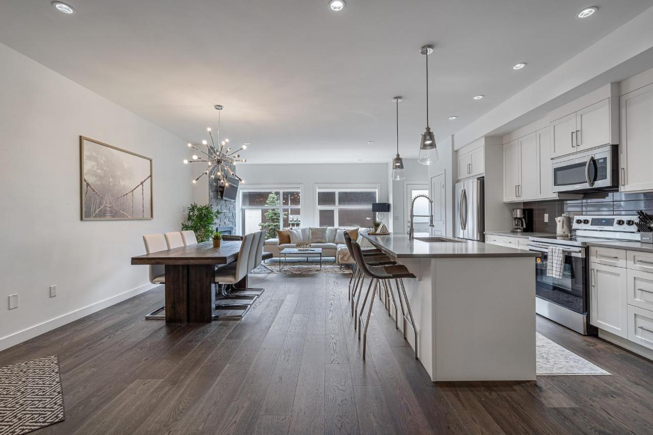 Contemporary Luxury 4 Bedroom House Near Downtown YYC Exterior foto