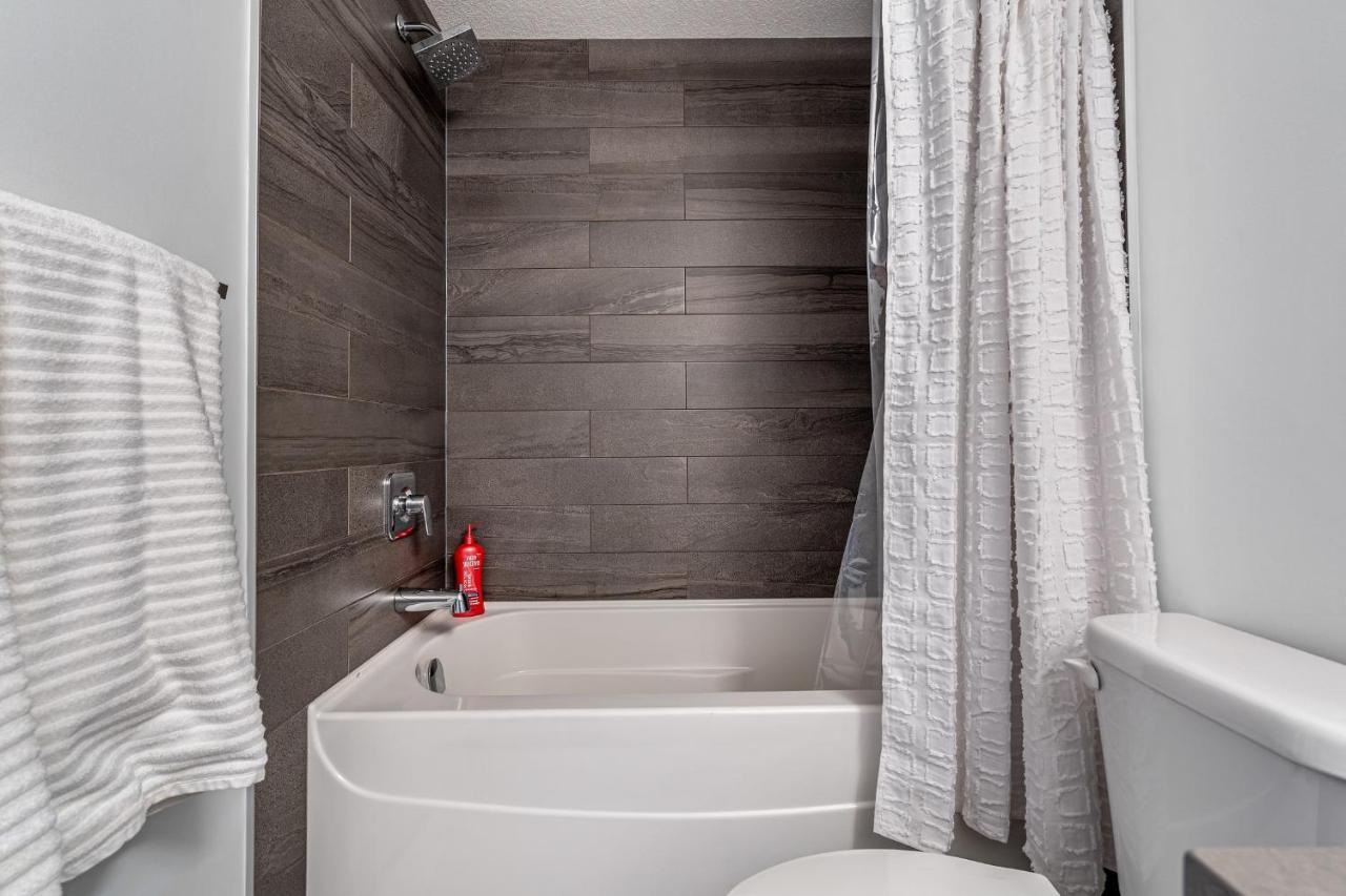 Contemporary Luxury 4 Bedroom House Near Downtown YYC Exterior foto